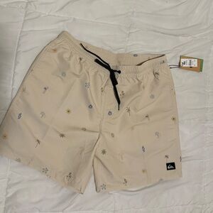 Men’s XL quicksilver boardshorts NWT